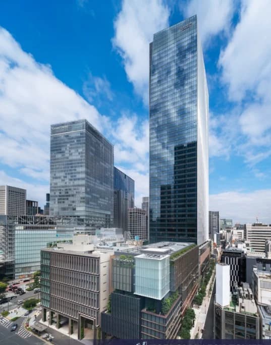 東京駅八重洲口の TOFROM YAESU の外観